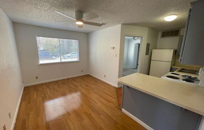 2514 Pearl St.