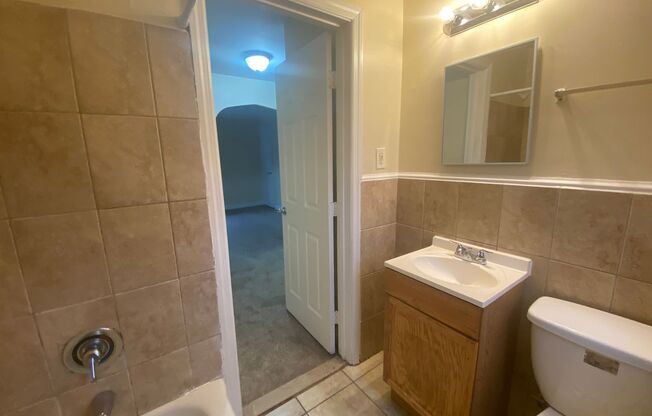 1 bed, 1 bath, $995, Unit 2712B