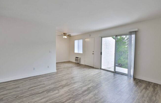 2 Bedroom 2 Bathroom in Spring Valley!