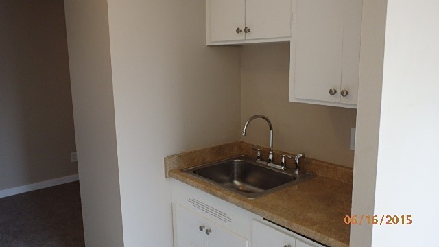 Studio, 1 bath, 400 sqft, $1,300, Unit 12