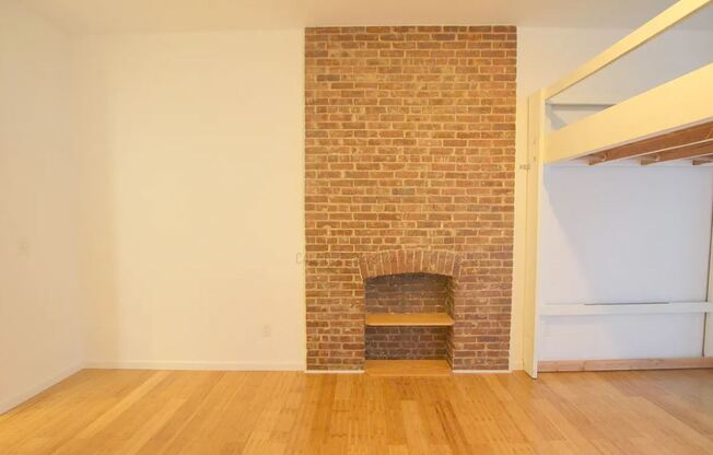 309 W 72 ST