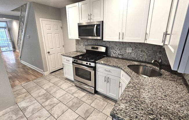 2 Bedroom recently renovated Belmont Neighborhood
