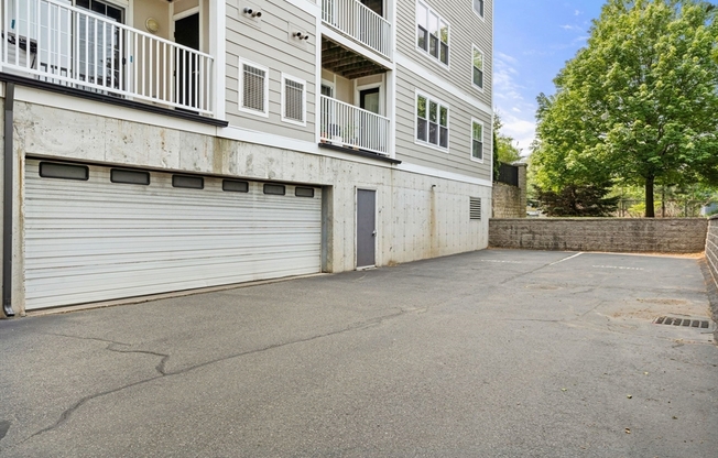 2 beds, 2 baths, 1,170 sqft, $3,500, Unit 204