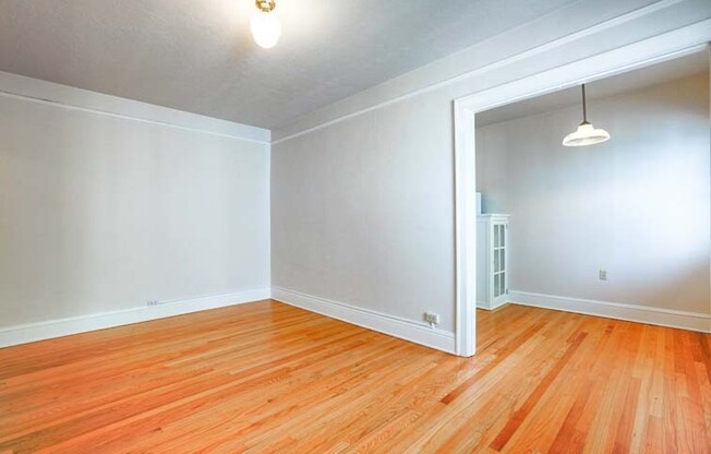 Studio, 1 bath, 425 sqft, $1,225