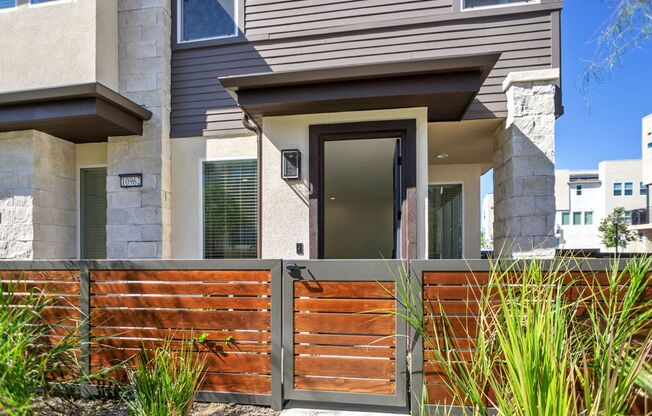 Gorgeous brand new townhome in 3Roots! End unit with lots of light! Available now!
