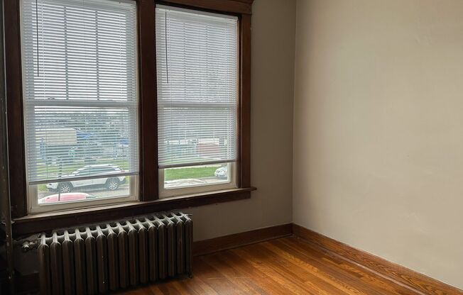 1 bed, 1 bath, 650 sqft, $850, Unit 519 S 18th St-6