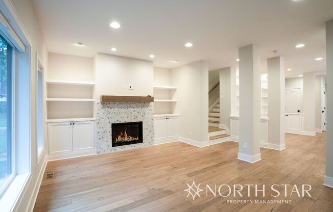 Newer Duplex in the Heart of Lake Oswego.