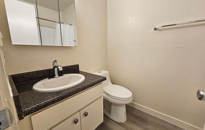 Studio, 1 bath, $1,350