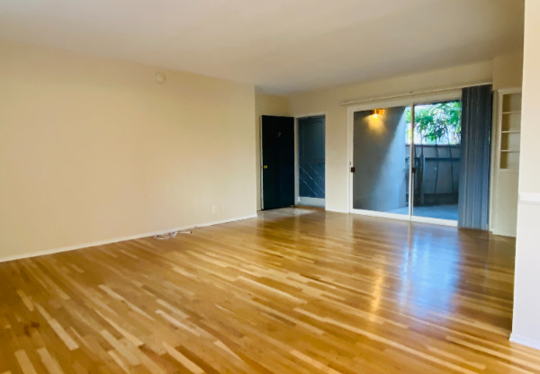 283 S El Molino Ave