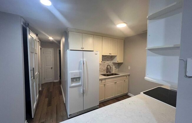 1112 HAZELNUT DR