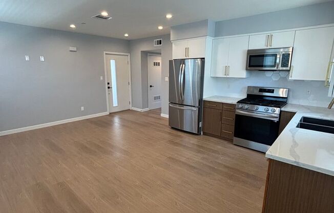 Beautiful 2 bed 1 bath modern apartment in Del Rey, Culver City adjacent
