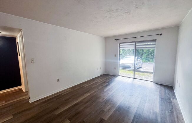 Campus Point E-1 - Pet Friendly!