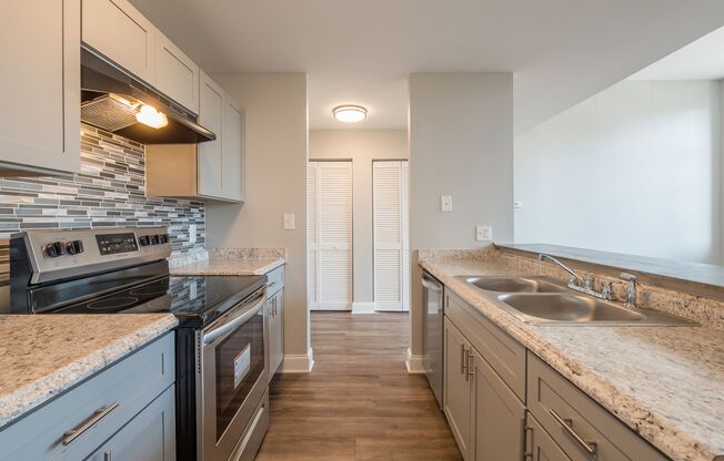 1093 West Ave SW