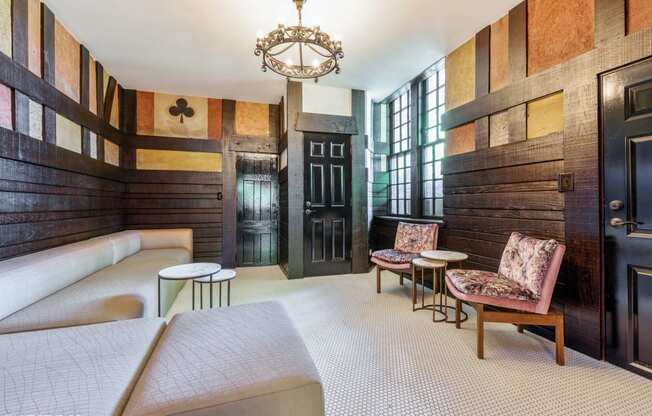 Resident lounge at 1033 W Loyola, Chicago, Illinois