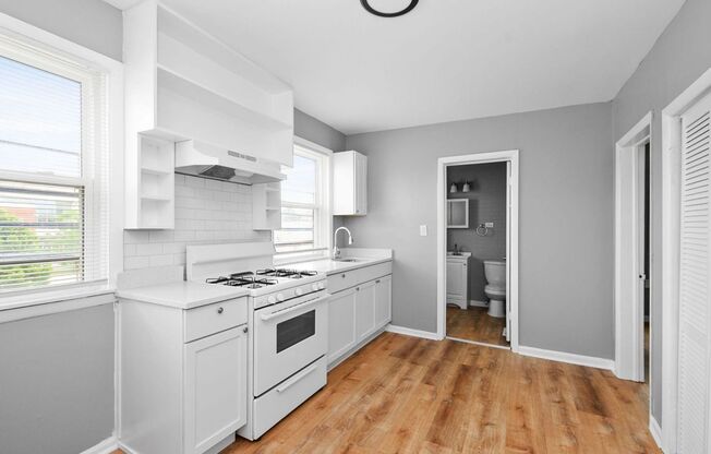 3839 - 3843 South Michigan Avenue
