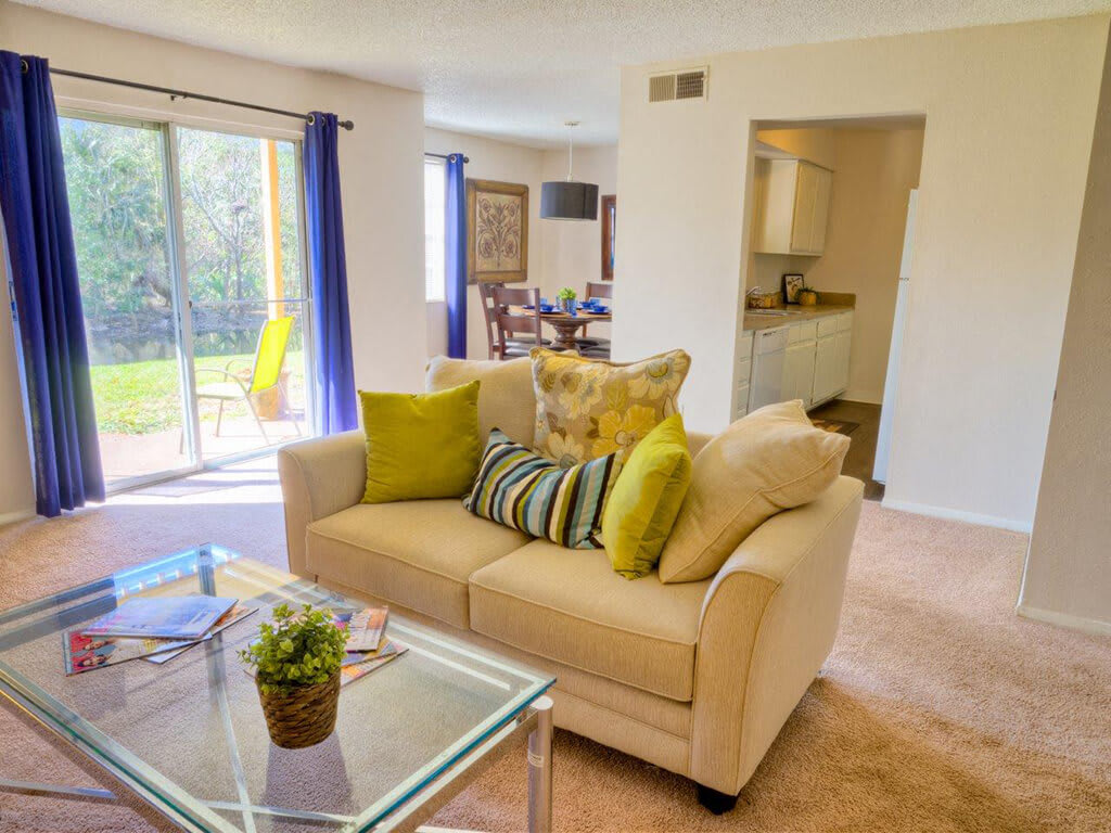 Welcome to Auburn Glen Apartments in Jacksonville