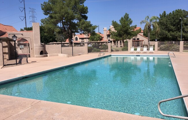 3 beds, 2 baths, $1,895, Unit Unit# 143