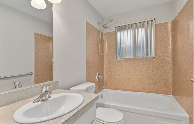 3 beds, 1 bath, 864 sqft, $1,895, Unit 16
