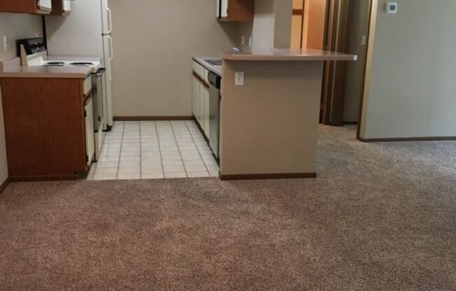 2 beds, 2 baths, 1,026 sqft, $1,310, Unit 136