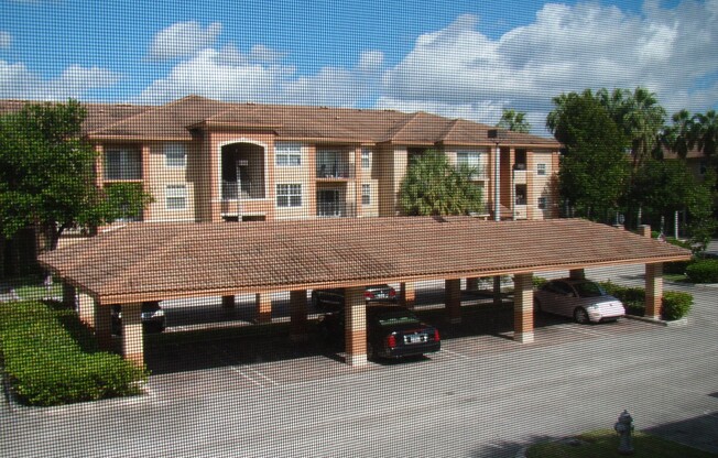 * ***GREAT LOCATION IN CORAL SPRINGS*** * 2 Bed/ 2 Bath - Great Price!!