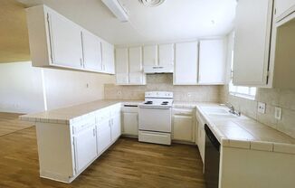 2 beds, 1 bath, $1,375, Unit Unit B