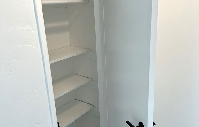 1 bed, 1 bath, 550 sqft, $1,825, Unit 10