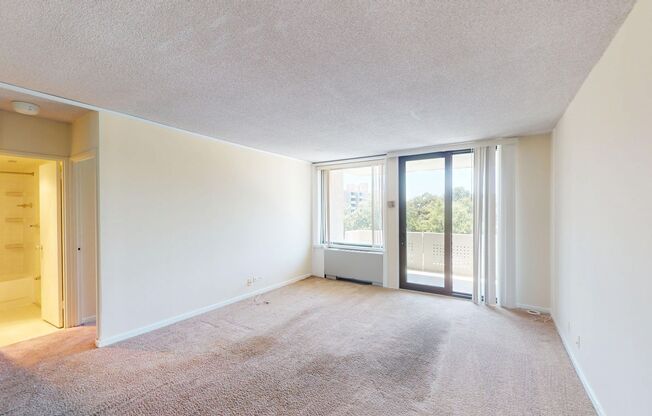 Southwest One Bedroom One Bathroom W/Pool, Balcony, Laundry, & Much More!