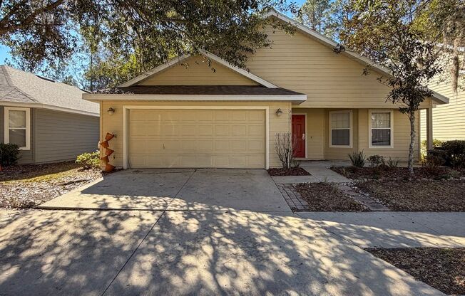 Pet Friendly 3/2 Home in Sorrento Available NOW!