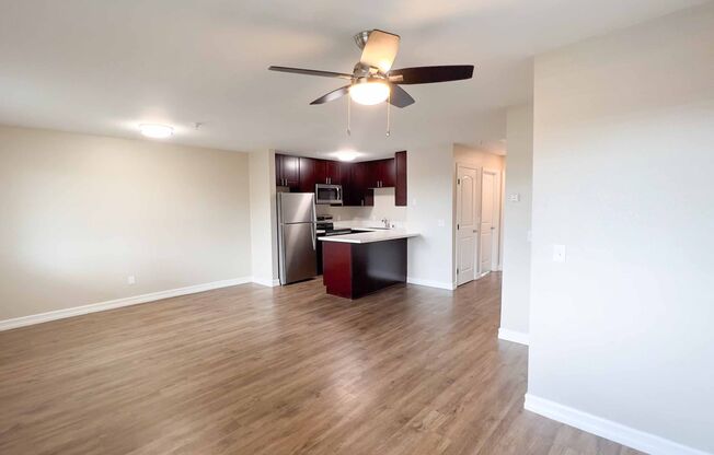 2 beds, 1 bath, $1,999, Unit 4394-05