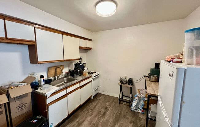 2 beds, 1 bath, $1,325, Unit 108