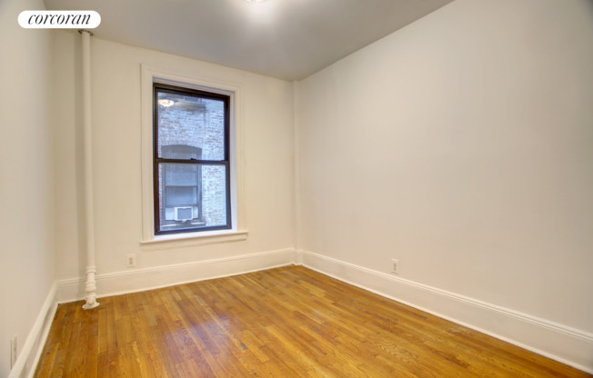 2 beds, 1 bath, $2,550, Unit 22