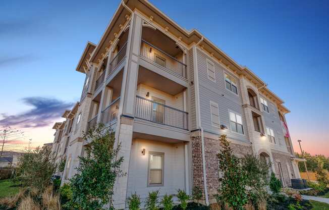 Property Exterior at Cue Luxury Apartments, Cypress, TX