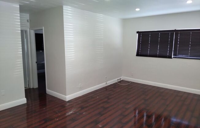1000 E Ponce de Leon Blvd
