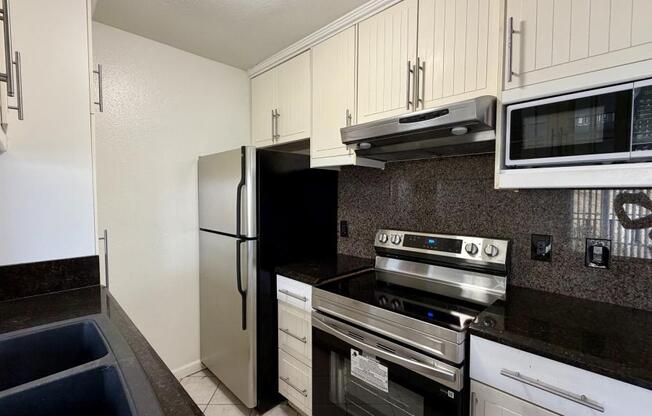 1 bed, 1 bath, 650 sqft, $1,800