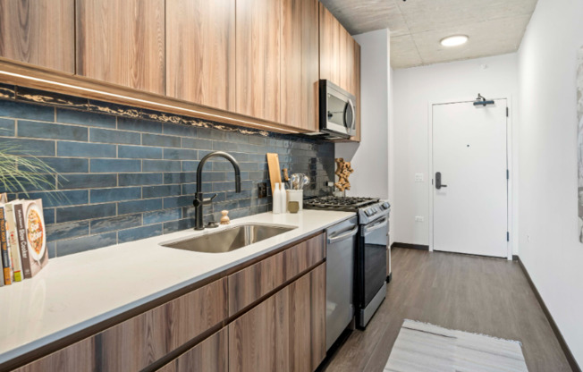 151 N ASHLAND