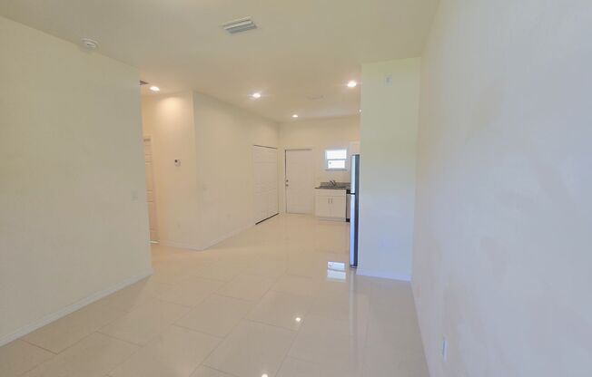 Cozy Two Bedroom, one bath house-Newer Construction- Lehigh Acres