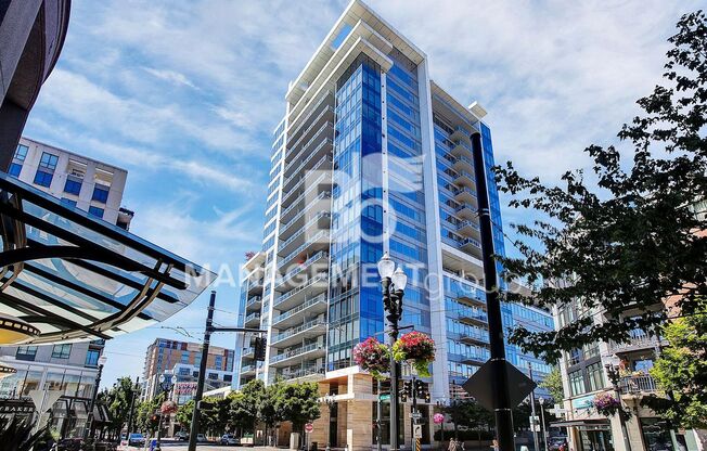 The Metropolitan, Pearl District's only 3bedroom Condo! Two Parking Spaces. Open Floor Plan