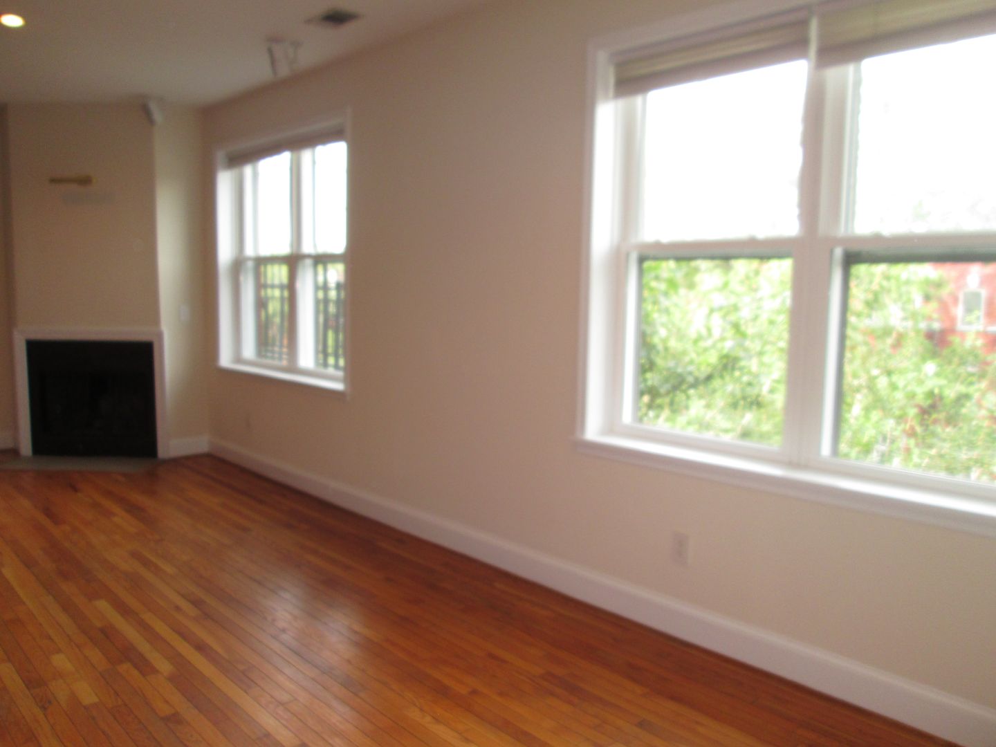 Logan Circle Centrally Located near Dupont 1 bed 1 bath with Balcony