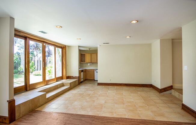 1809 Versailles Ave - 4+ bedroom | 3.5 bathroom | Single family home