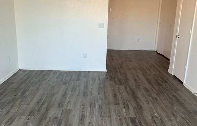 1 bed, 1 bath, 700 sqft, $849