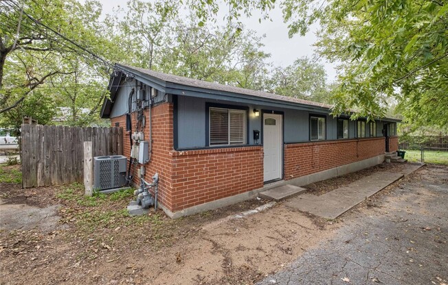 2928 E 12 ST