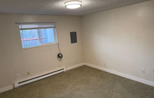 2 beds, 1 bath, $1,700, Unit 1009