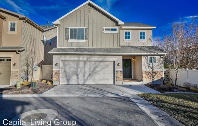 947 W Stonehaven Dr