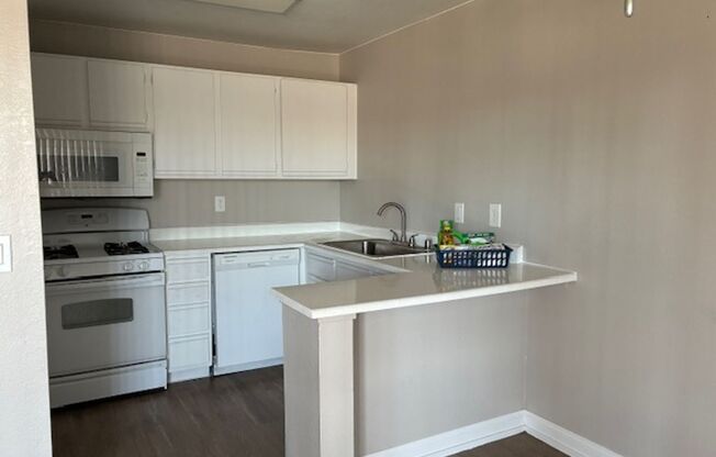 2 beds, 2 baths, 1,085 sqft, $1,356, Unit CA 5155-213