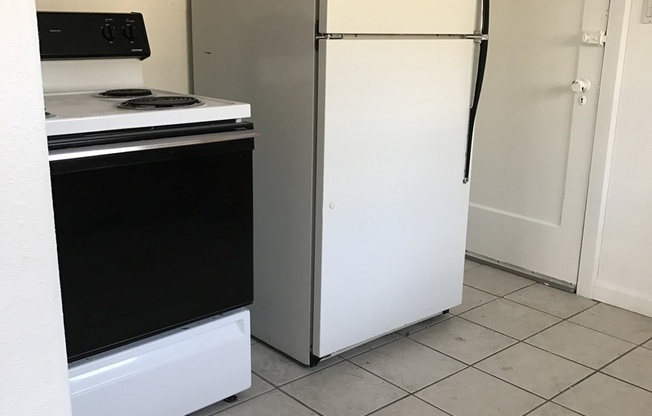 Studio, 1 bath, 459 sqft, $1,275, Unit 01