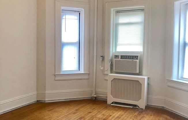 3 beds, 1 bath, 1,225 sqft, $2,299, Unit 1301-43