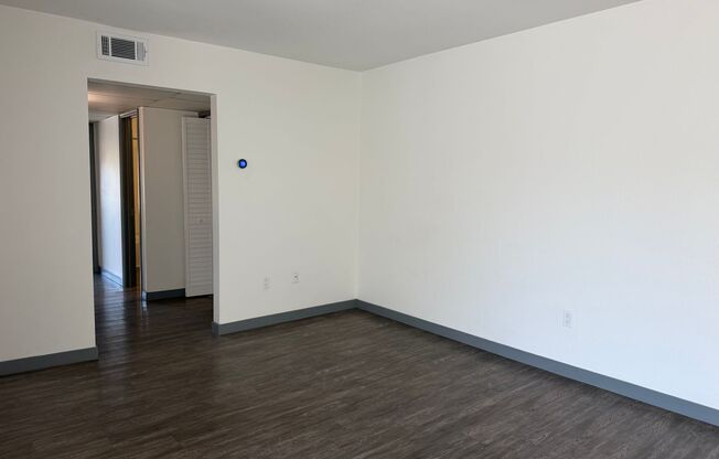 2 beds, 1 bath, 920 sqft, $2,945, Unit A062