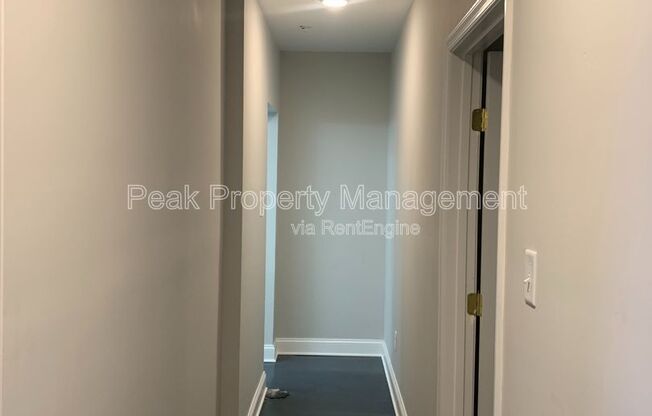 1 bed, 1 bath, 814 sqft, $1,195, Unit 11