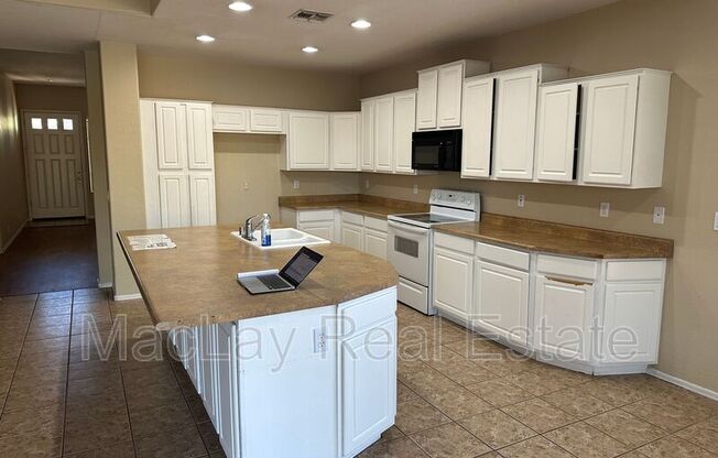 2441 E Binner Dr