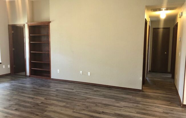 Four Bedroom in the Royal Oaks Addition!